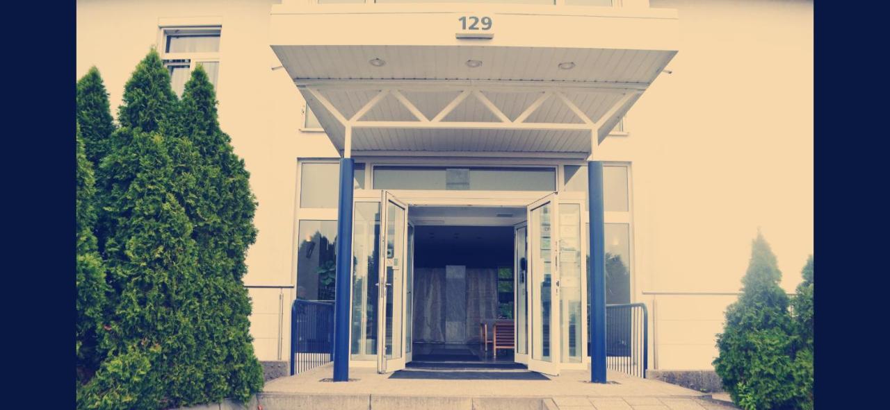 Sezer B&A Ug Bed & Breakfast Berlin Exterior photo